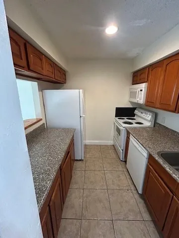 $1,250 | 5997 Tullis Drive, Unit B, New Orleans, LA 70131