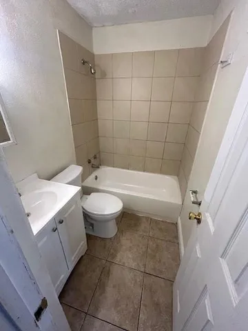 $1,250 | 5997 Tullis Drive, Unit B, New Orleans, LA 70131