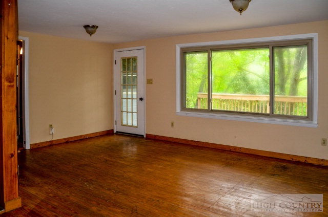 3899-390 Junaluska Road Boone, NC 28607 - Photo 10 of 14