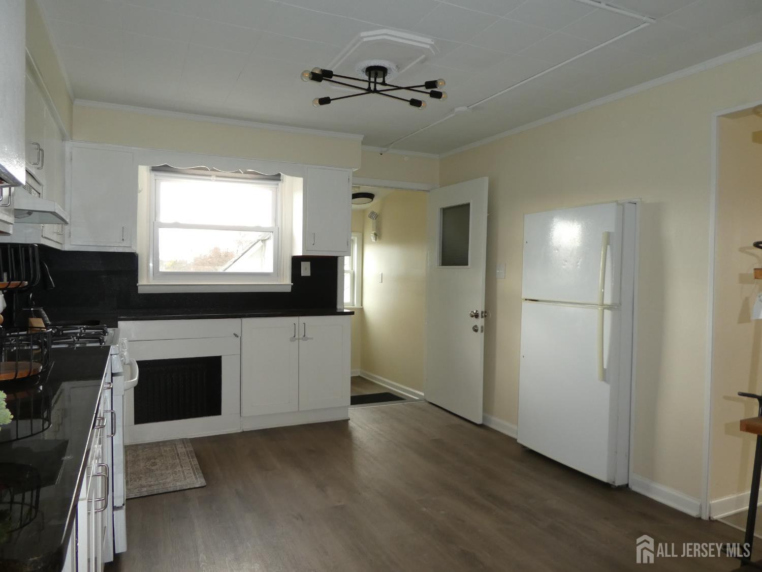 1354 Stelton Road Piscataway, NJ 08854 - Photo 5 of 19