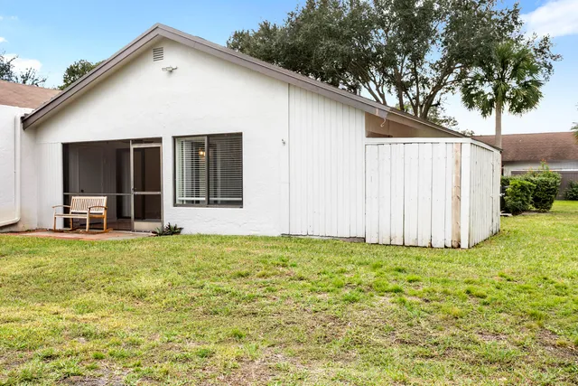 $2,500 | 4327 Palm Forest Drive North, Delray Beach, FL 33445