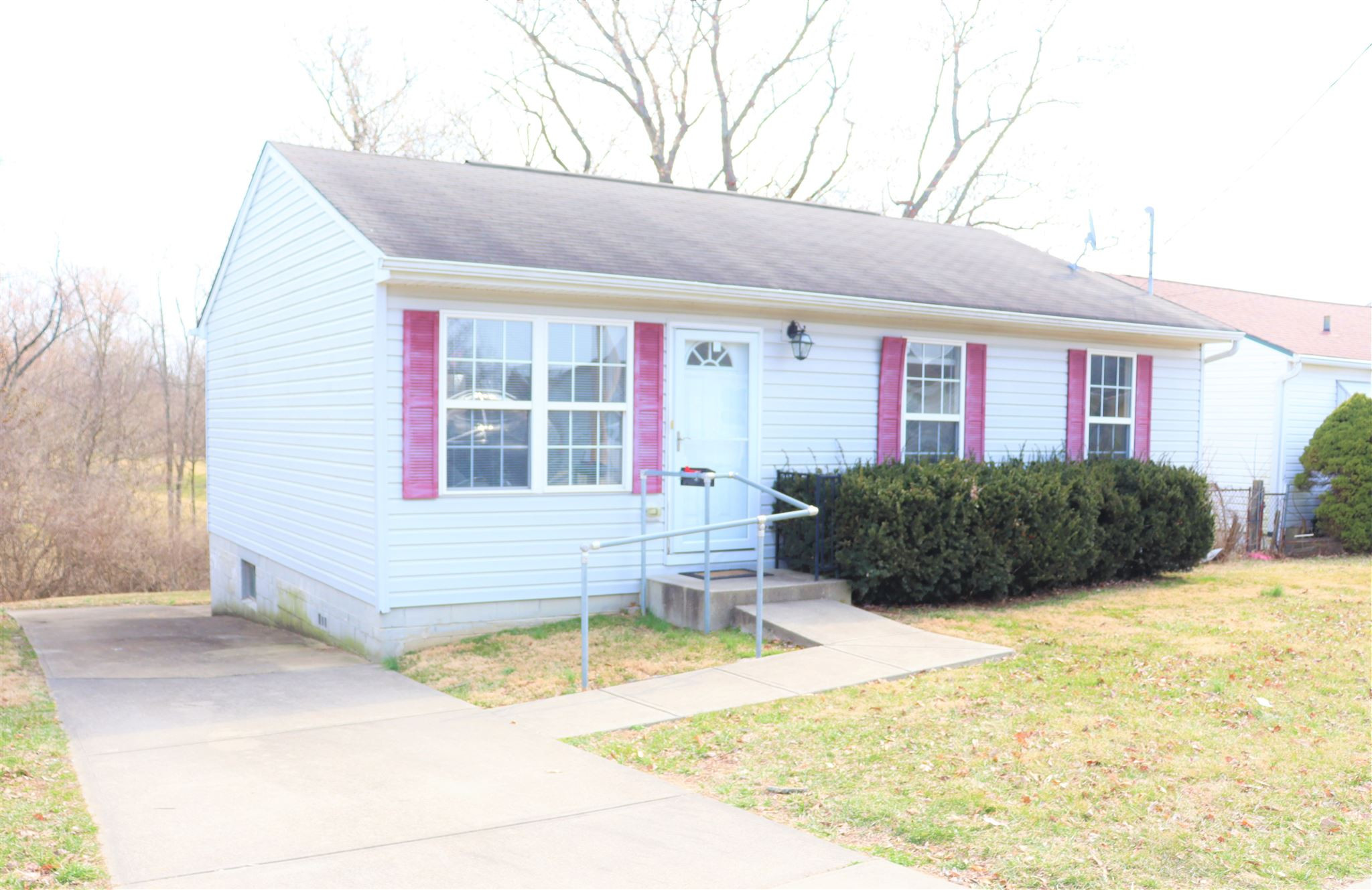 1311 Central Row Road Elsmere, KY 41018 - Photo 2 of 16 Gallery Image 2