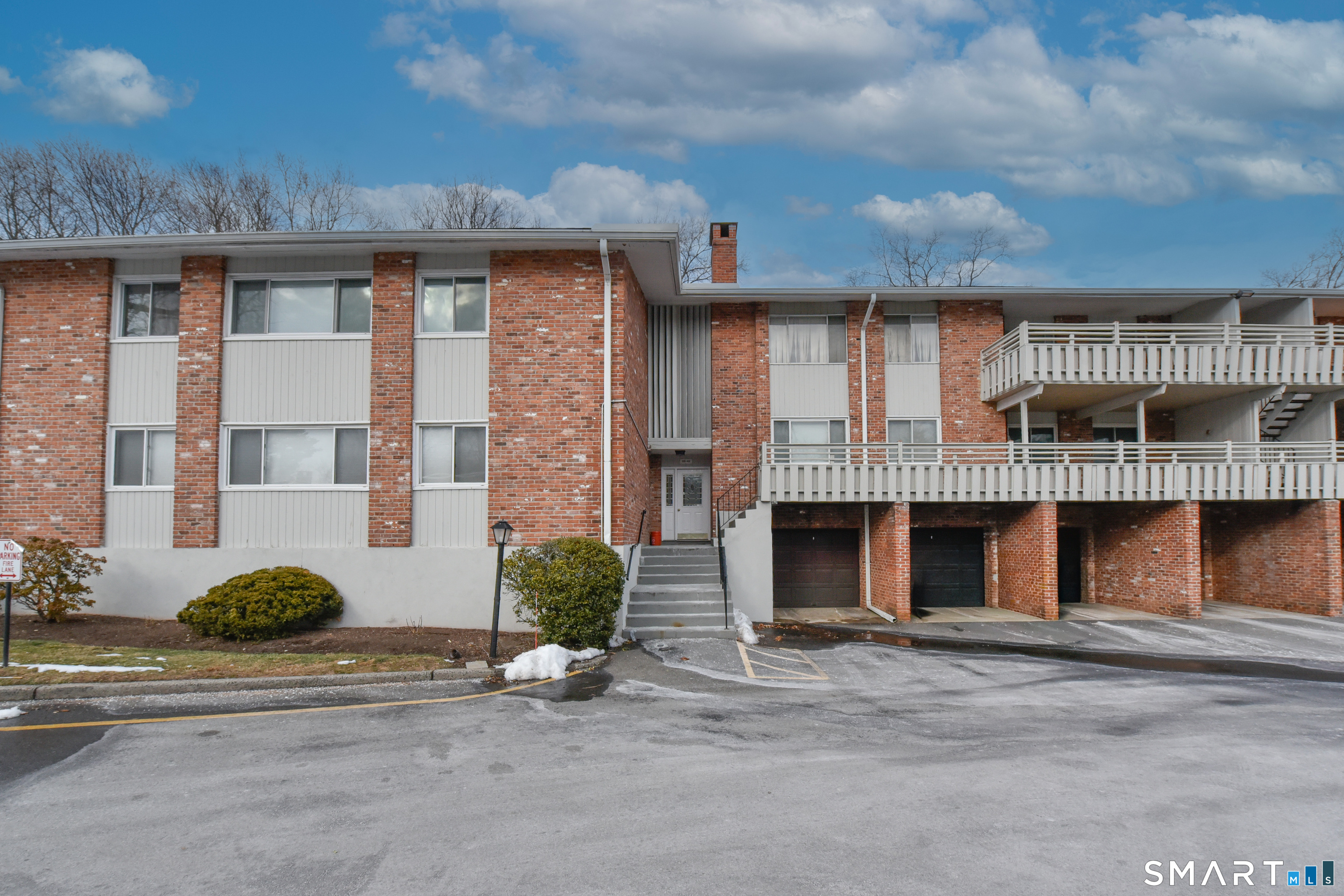 Welcome to Southport Woods! One of the most coveted complexes in the area!