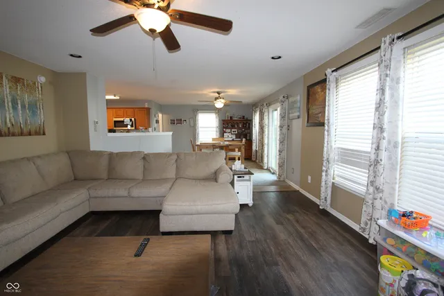 $278,500 | 1296 King Maple Drive, Greenfield, IN 46140