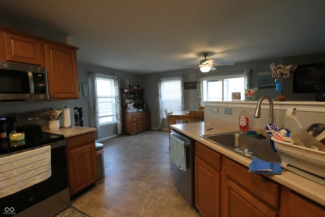 $278,500 | 1296 King Maple Drive, Greenfield, IN 46140