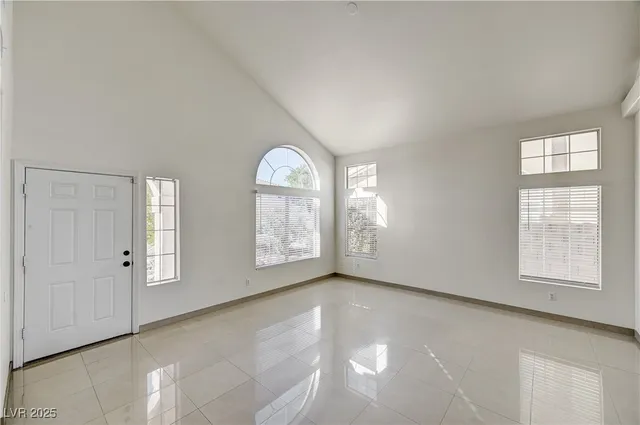 $2,895 | 2546 Claridge Avenue, Henderson, NV 89074