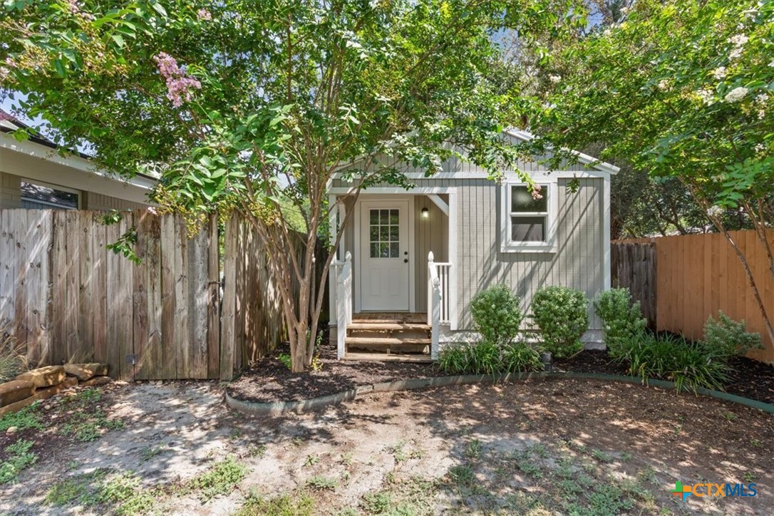 2810 Lilac Lane Temple, TX 76502 - Photo 35 of 40 a front view of a house with garden