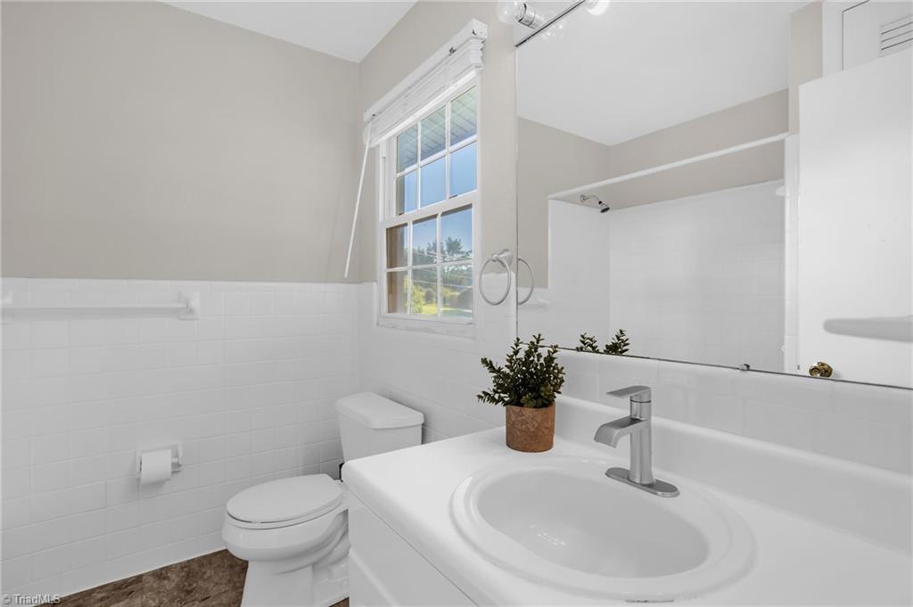 4721 Tower Road Greensboro, NC 27410 - Photo 30 of 40 2nd Full Bath