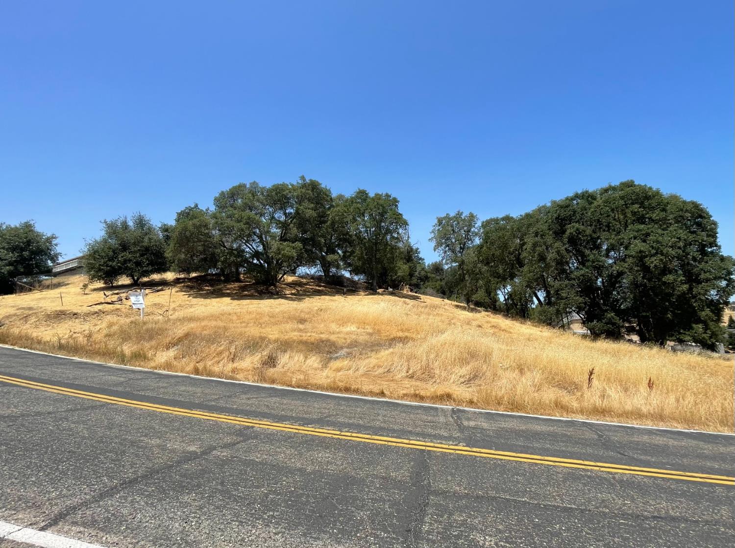 4585 Roadrunner Drive Ione, CA 95640 - Photo 14 of 26 a view of yard with mountain