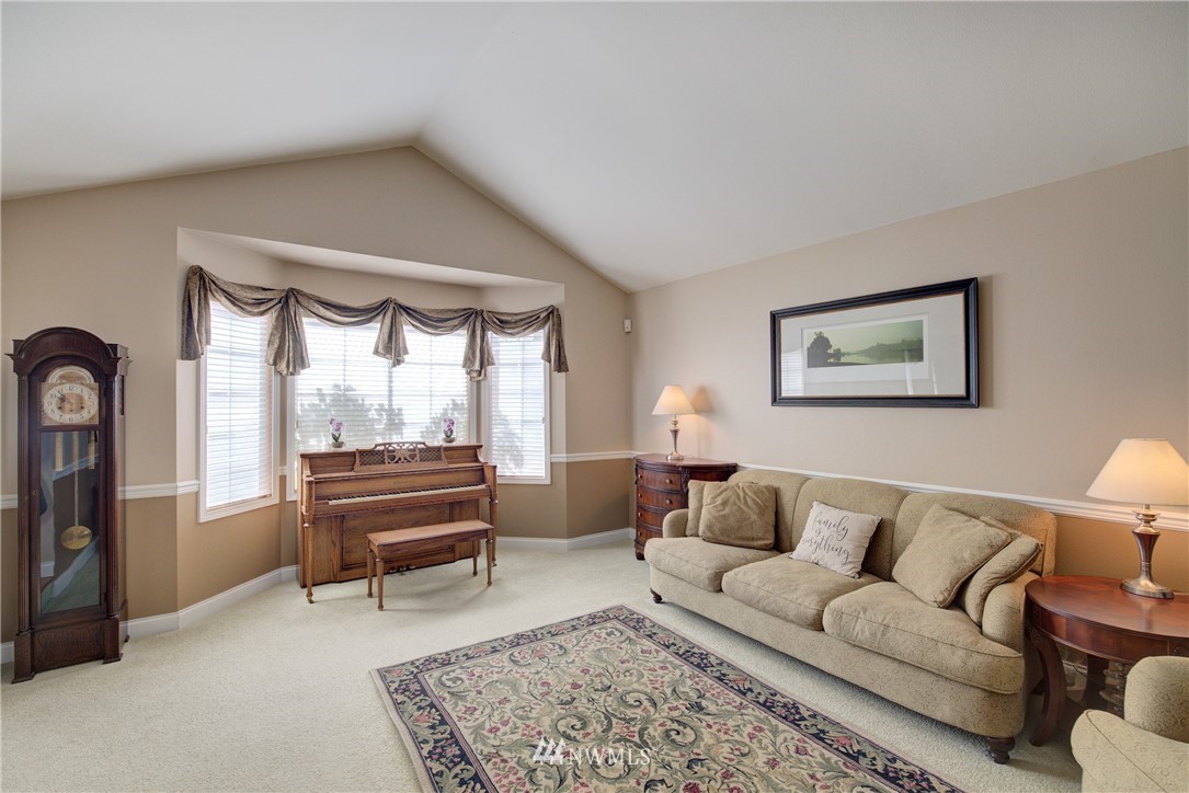 4828 Northeast 23rd Street Renton, WA 98059 - Photo 3 of 25