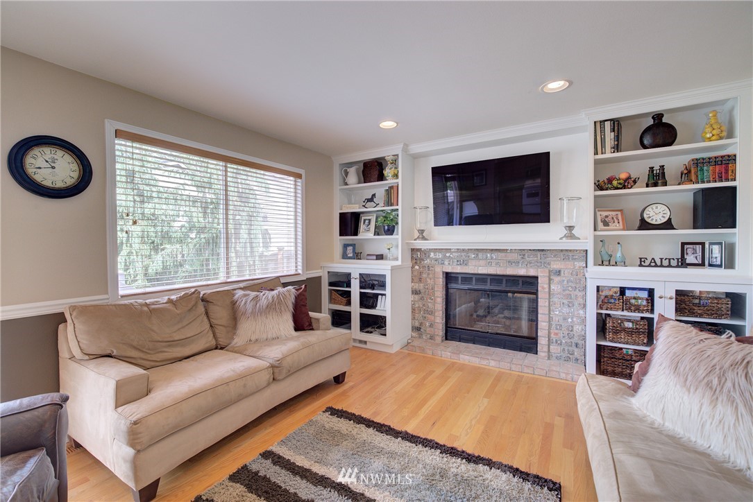 4828 Northeast 23rd Street Renton, WA 98059 - Photo 8 of 25