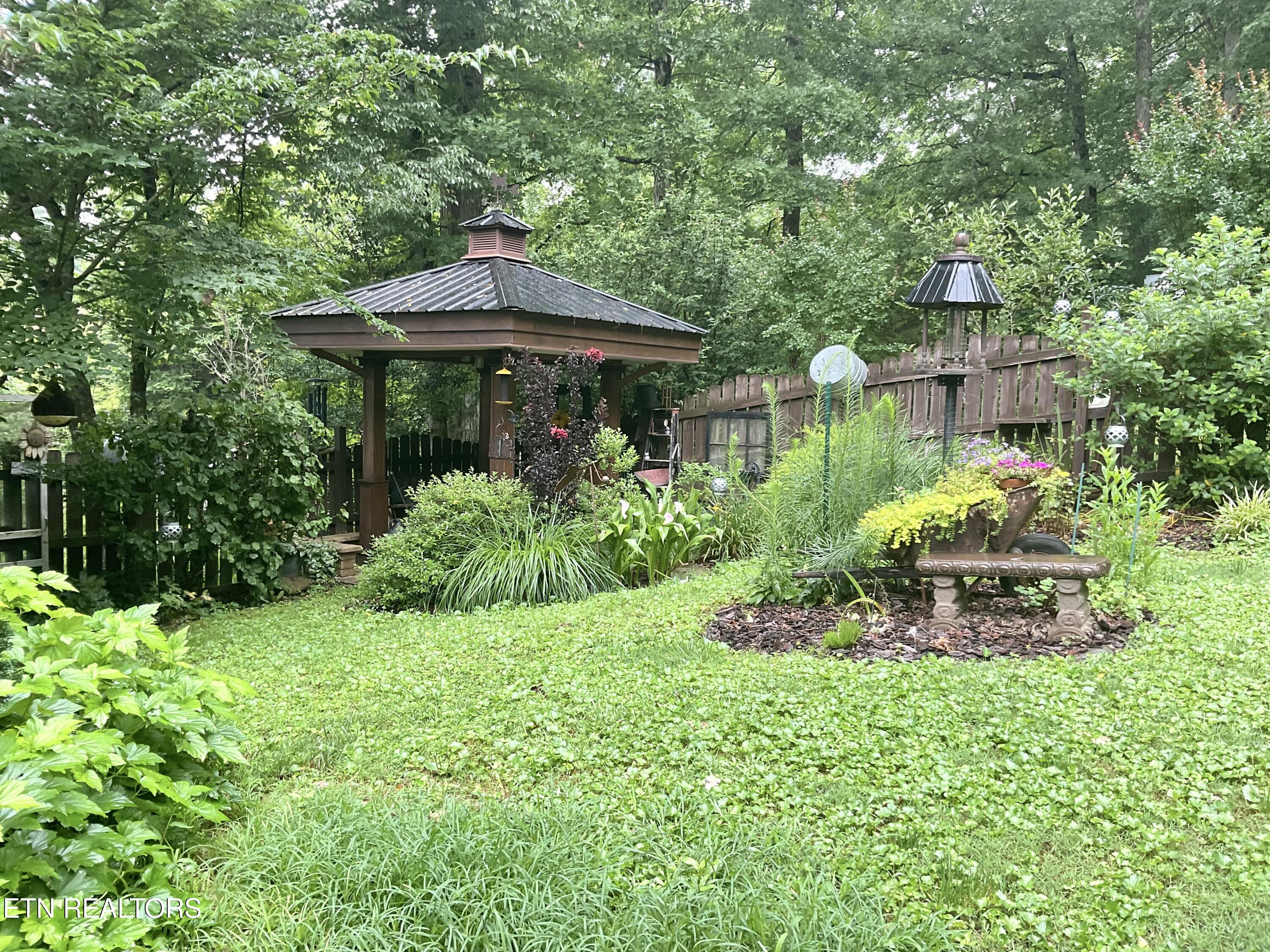 630-632 Bush Road Clinton, TN 37716 - Photo 17 of 47 Retreat!