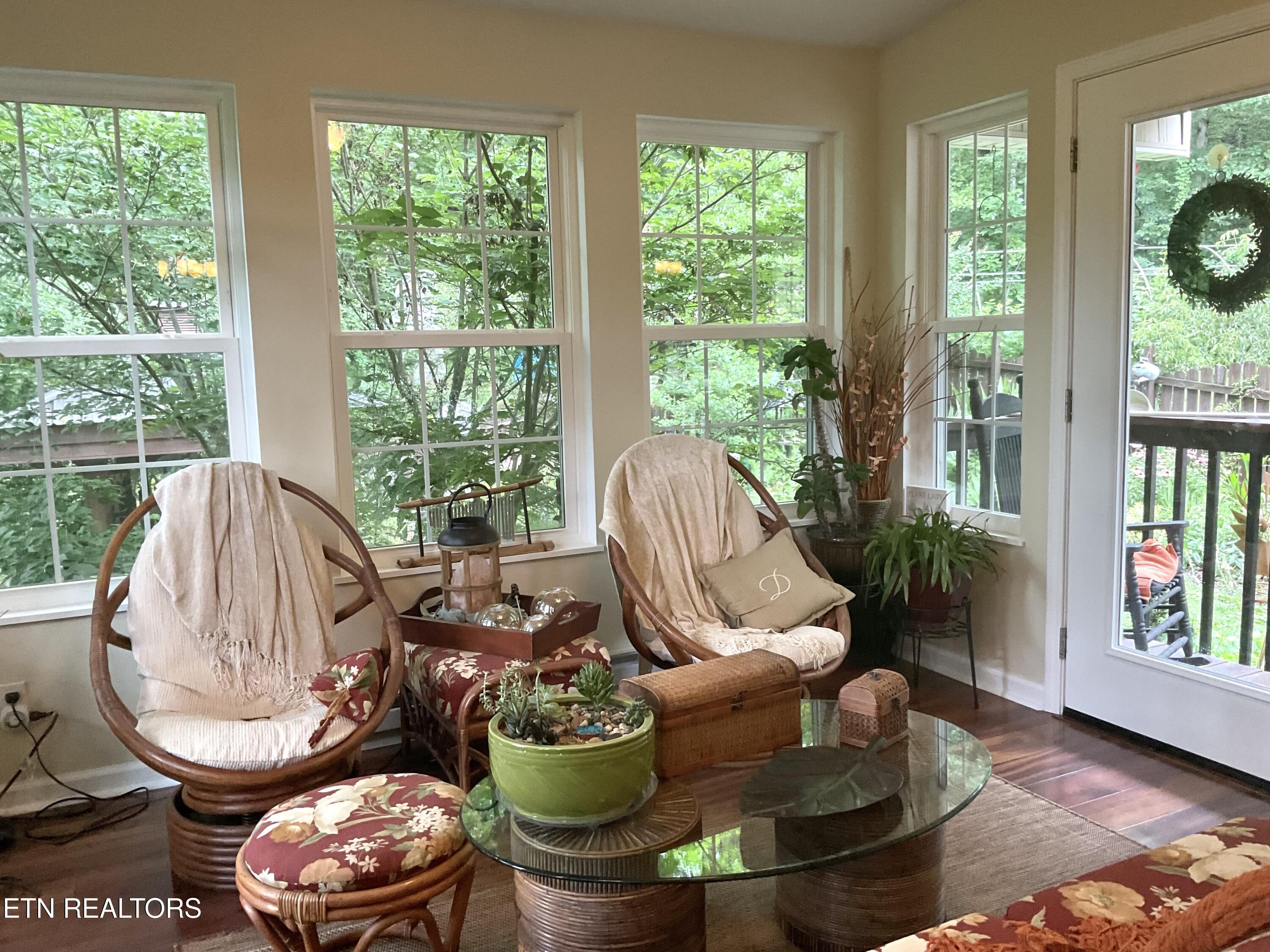 630-632 Bush Road Clinton, TN 37716 - Photo 23 of 47 Sunroom
