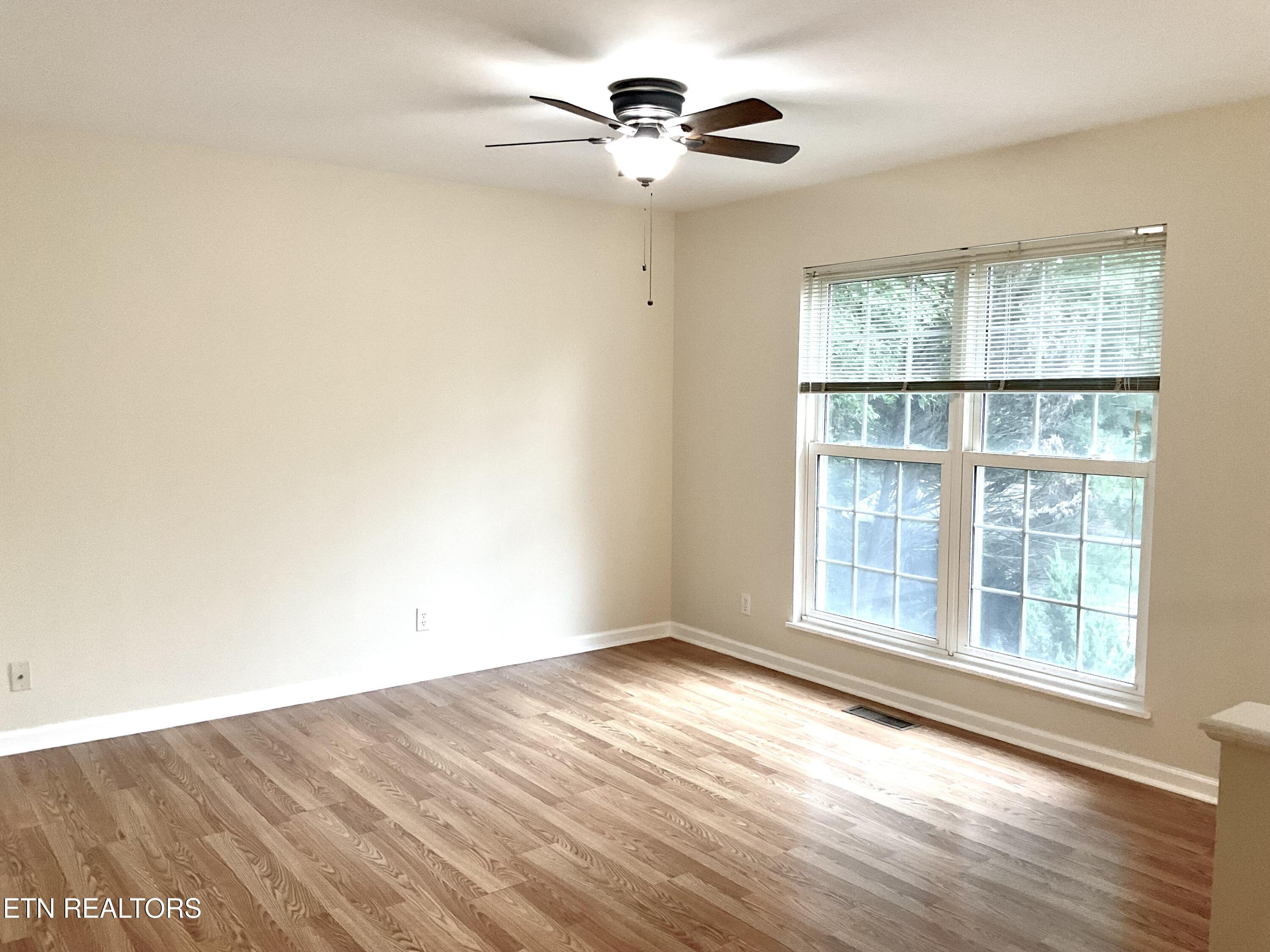 630-632 Bush Road Clinton, TN 37716 - Photo 36 of 47 Living area