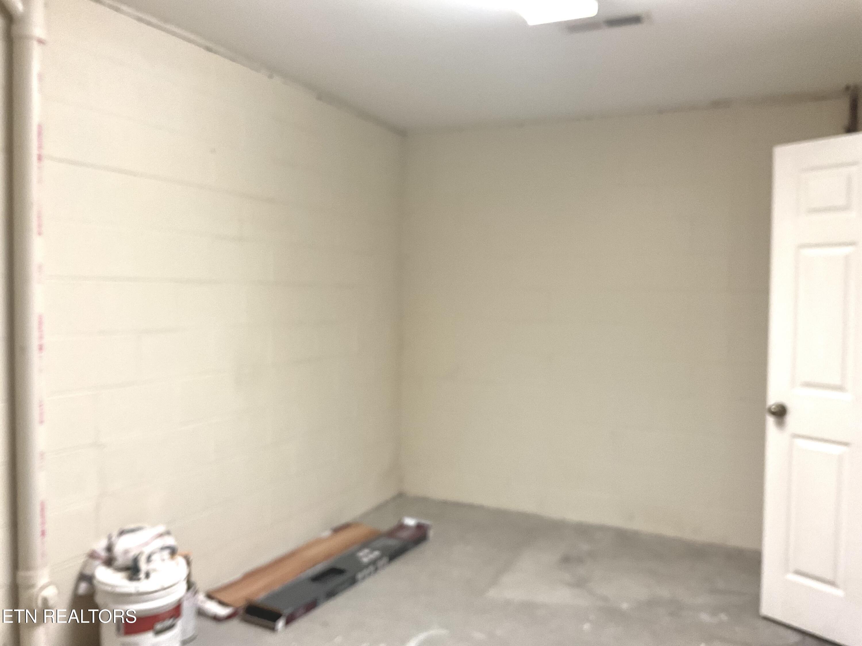 630-632 Bush Road Clinton, TN 37716 - Photo 43 of 47 Storage