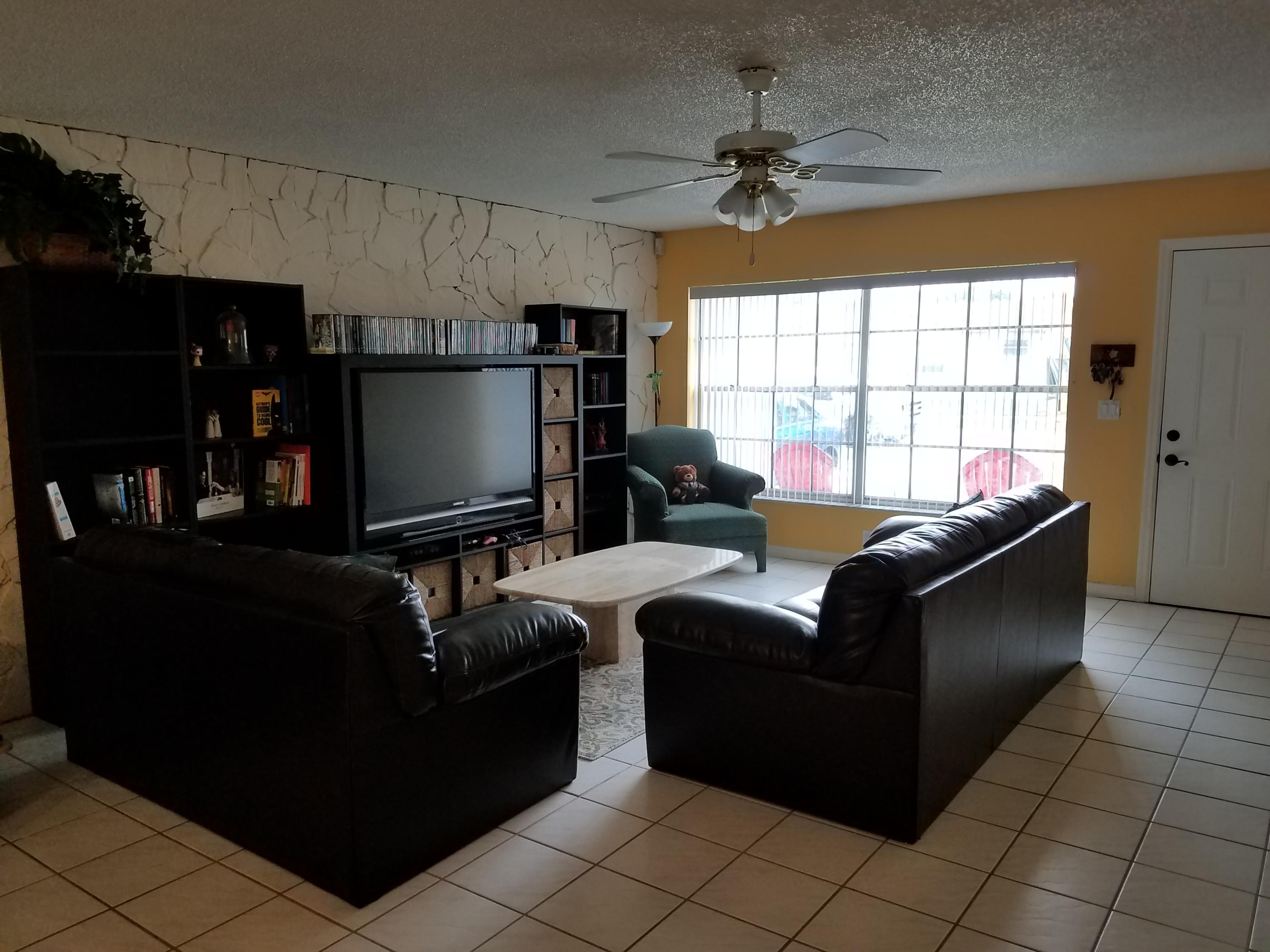 22835 Southwest 54th Way Boca Raton, FL 33433 - Photo 4 of 22 Living Room
