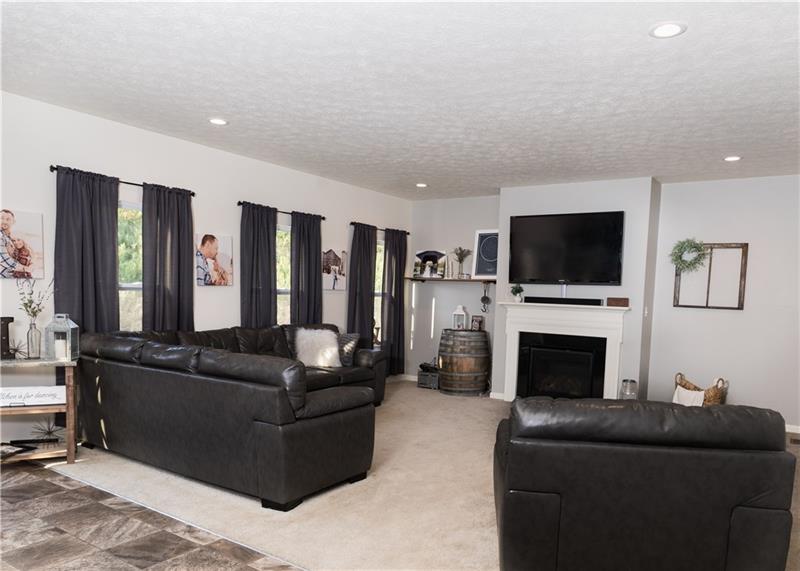 220 West Country Barn Road Houston, PA 15342 - Photo 7 of 24