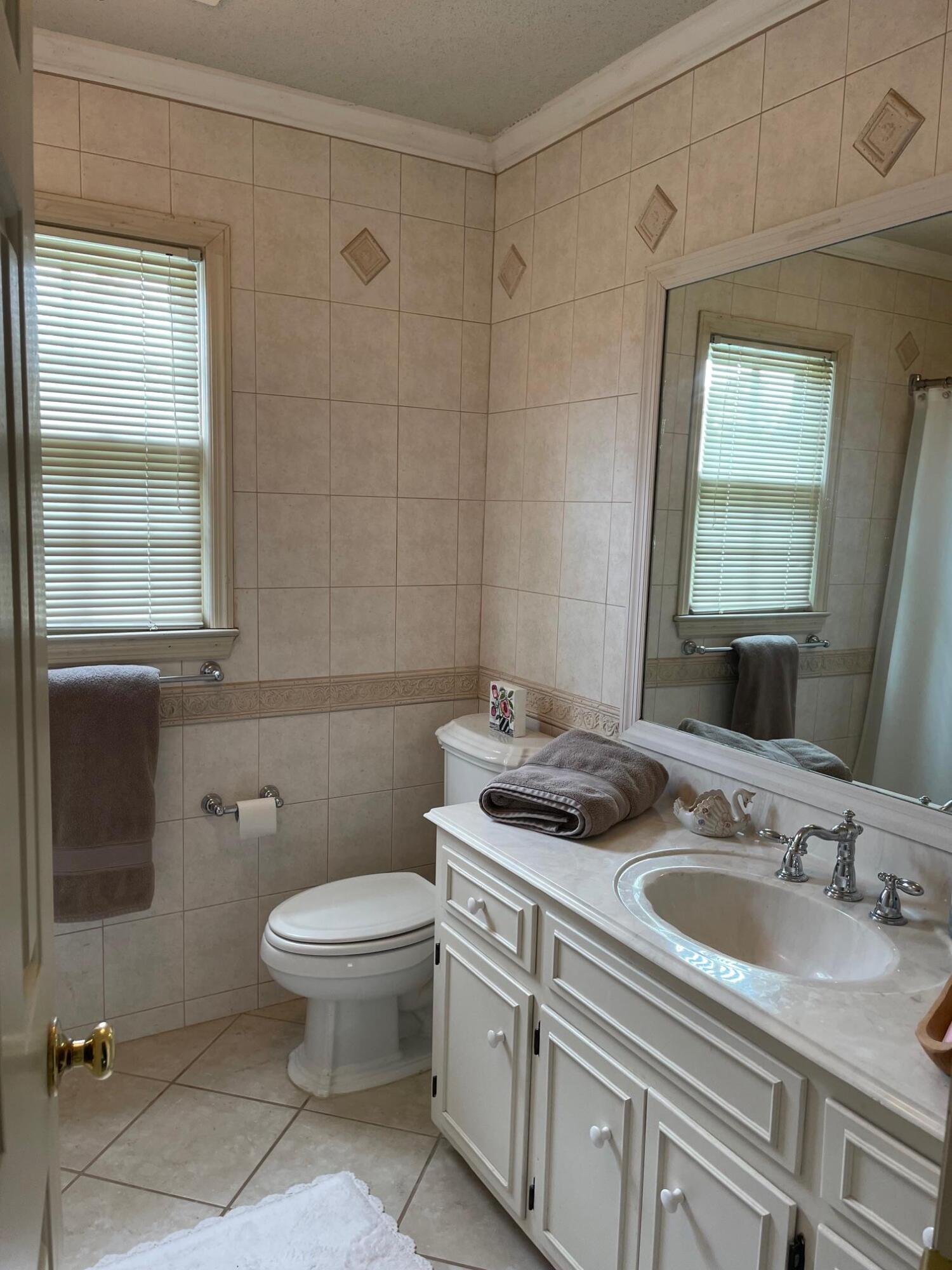 3344 Wheeler Road Augusta, GA 30909 - Photo 25 of 31 Upstairs hallway full bathroom
