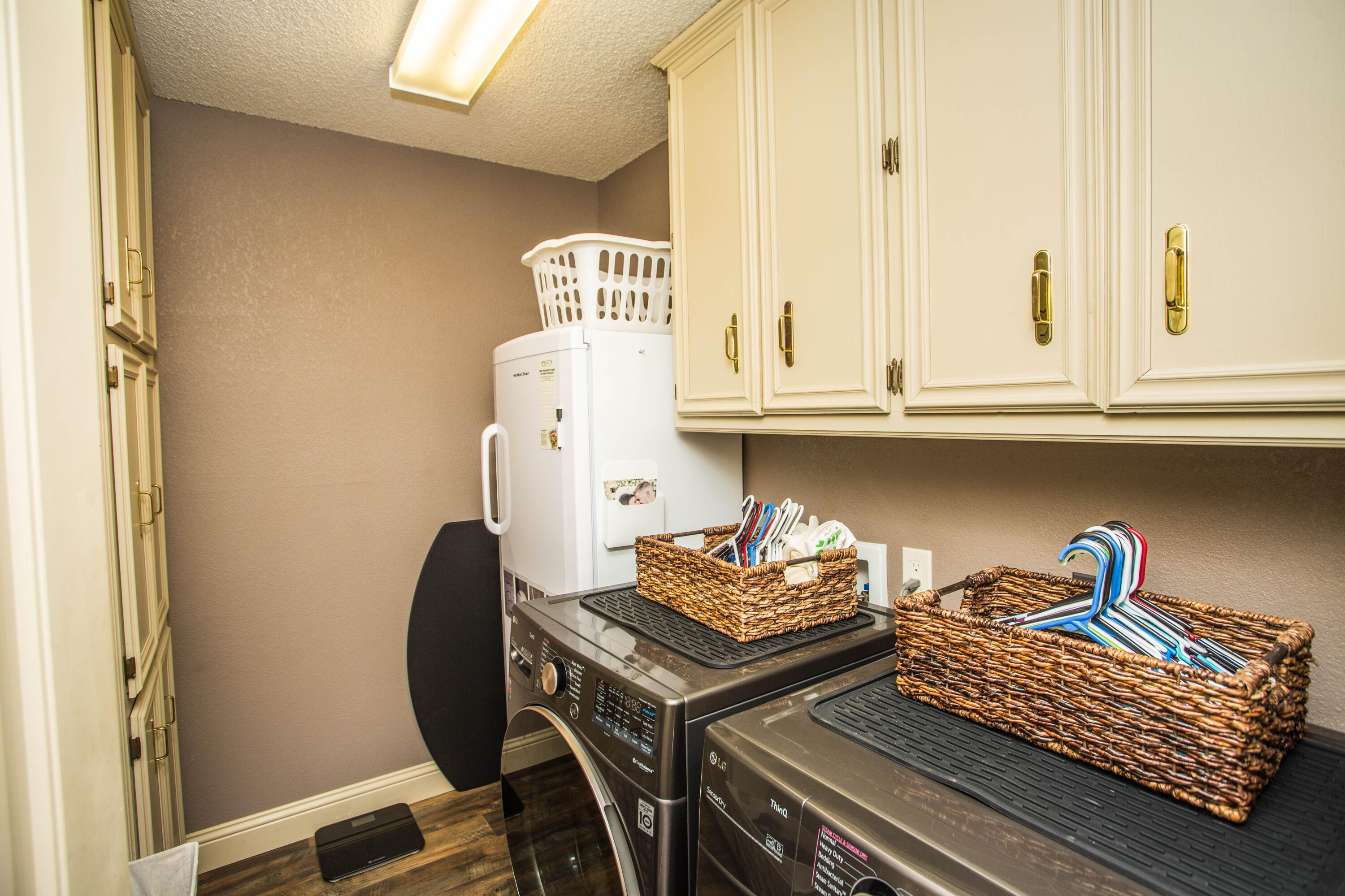 5202 85th Street Lubbock, TX 79424 - Photo 16 of 40 a stove top oven sitting inside of a kitchen