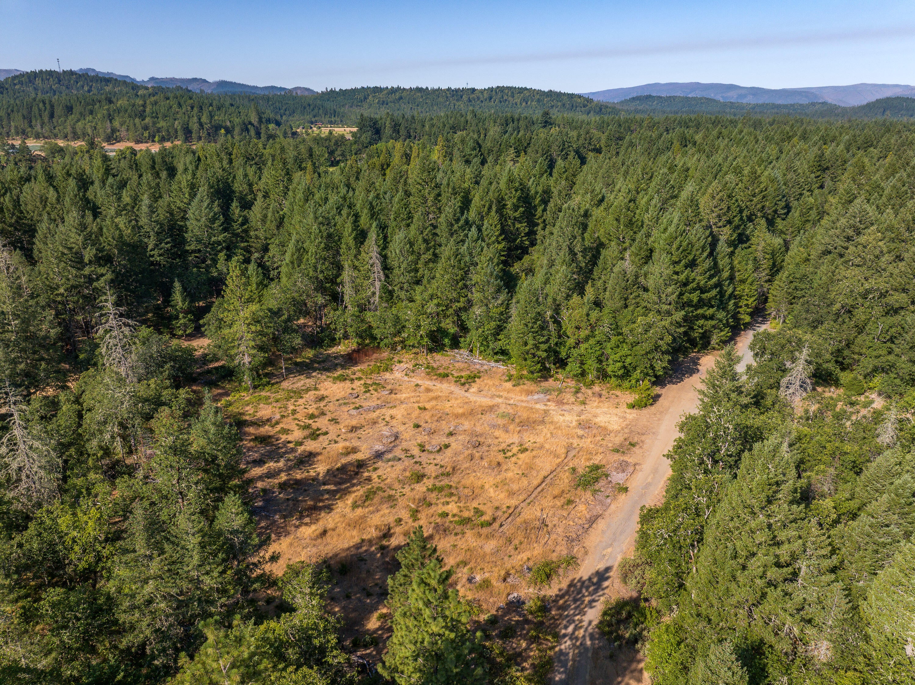 1257 Ridge Vista Drive Cave Junction, OR 97523 - Photo 13 of 26 1257RidgeVistaDr-015