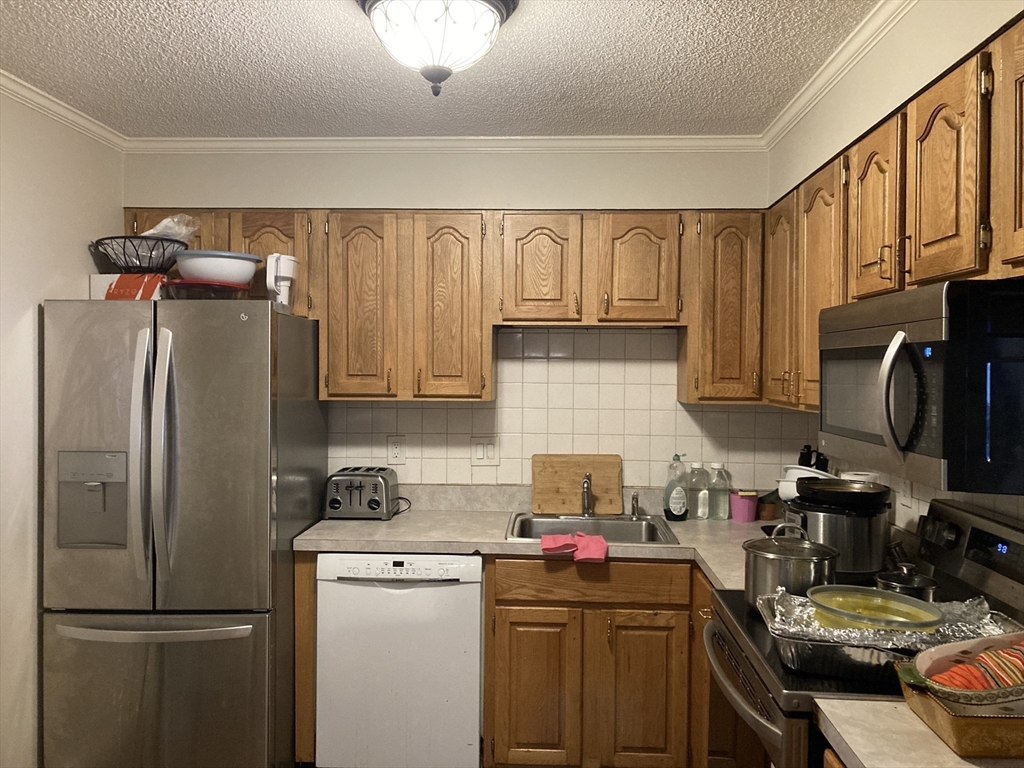 2 Summit Drive, Unit 68 Reading, MA 01867 - Photo 3 of 14