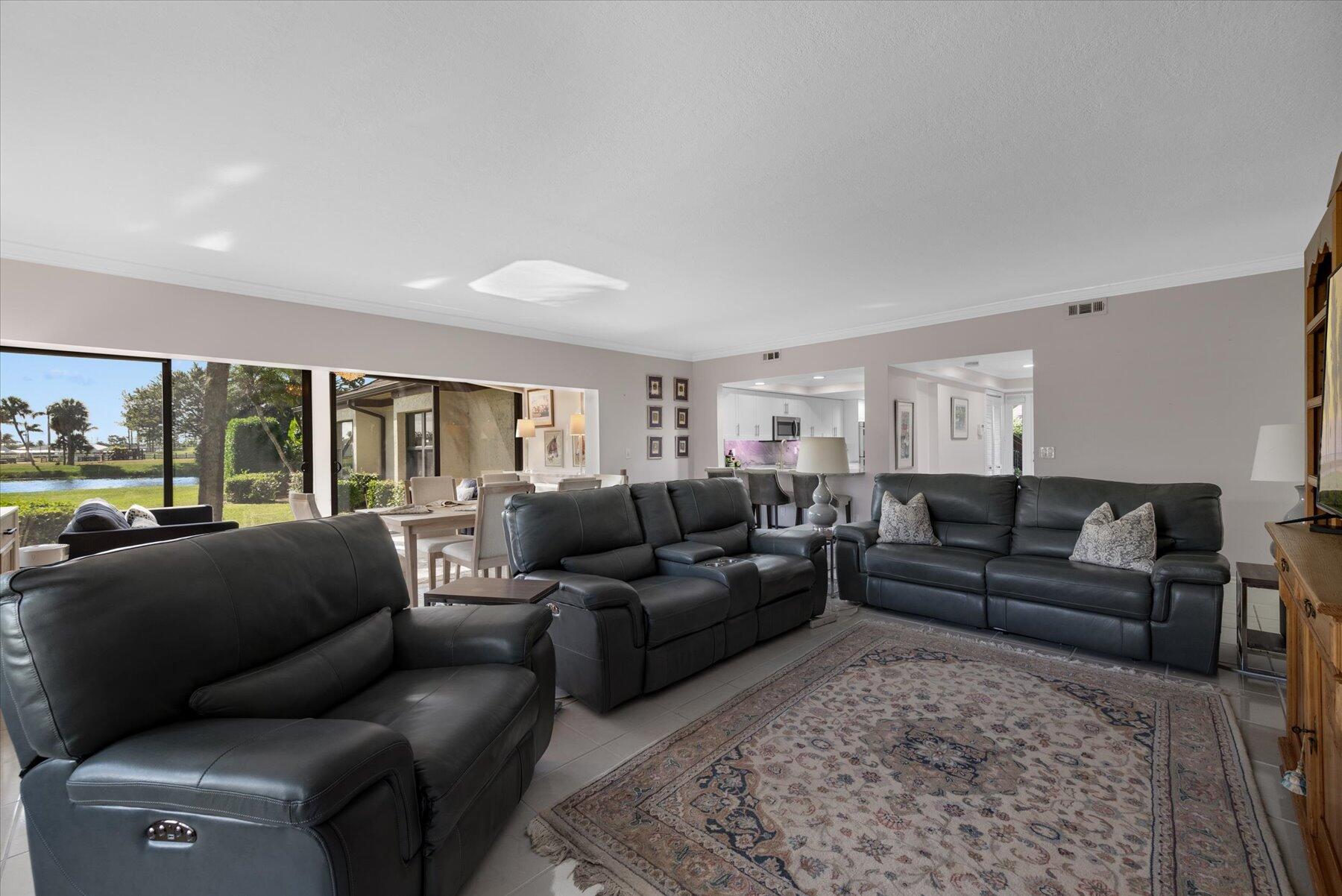 13400 Polo Road West, Unit 102 Wellington, FL 33414 - Photo 13 of 26 10-DSC_3400