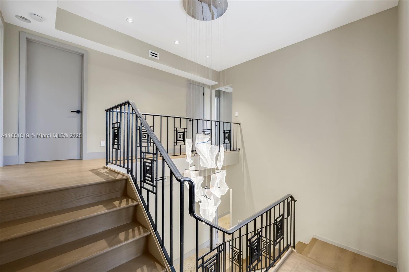 3180 North Bay Road Miami Beach, FL 33140 - Photo 19 of 41