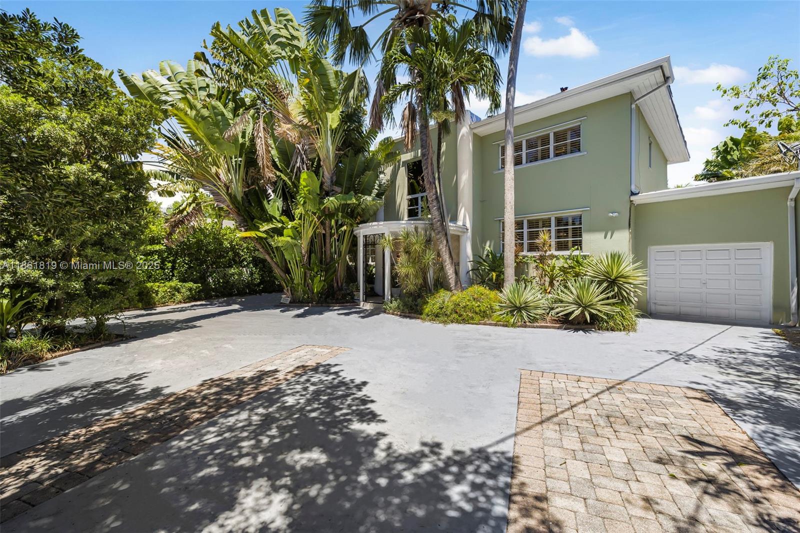 3180 North Bay Road Miami Beach, FL 33140 - Photo 3 of 41