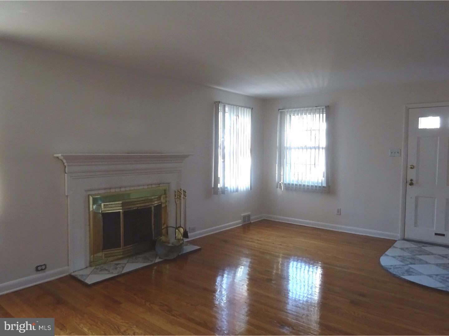6 Dewey Road Cheltenham, PA 19012 - Photo 3 of 24 Living Room