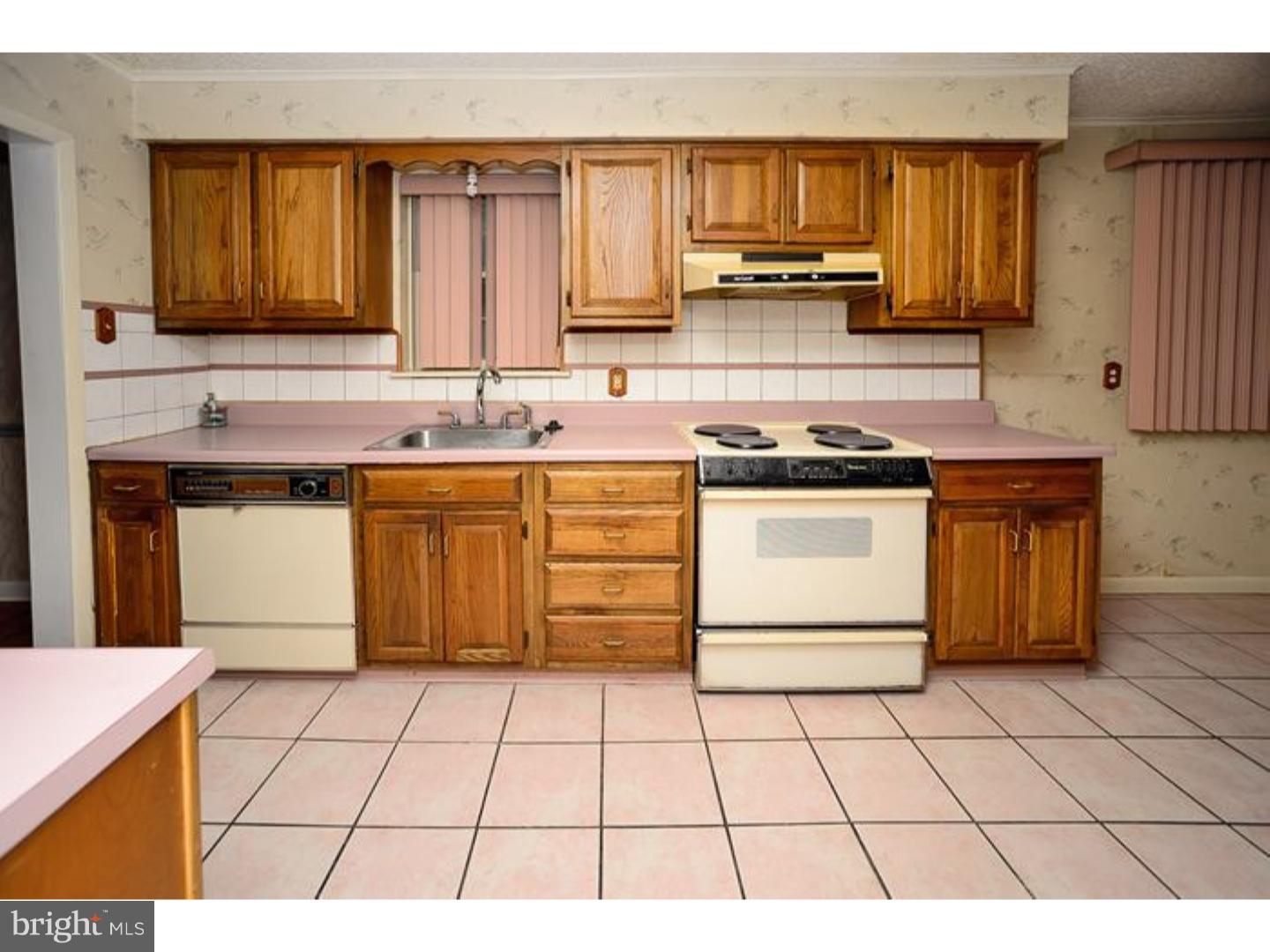 6 Dewey Road Cheltenham, PA 19012 - Photo 7 of 24 Kitchen