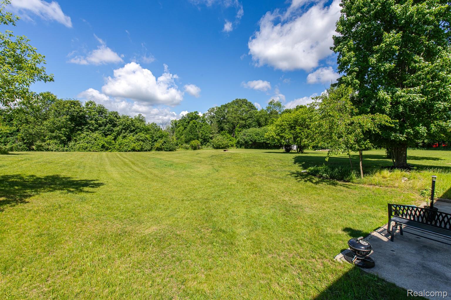 9635 South Ortonville Road Clarkston, MI 48348 - Photo 23 of 28