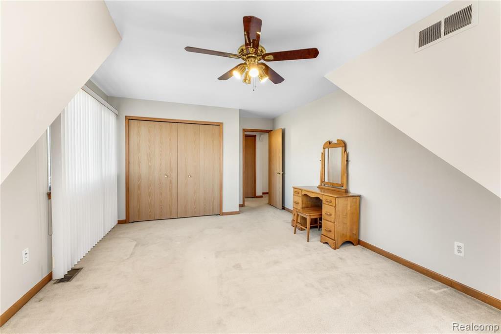 21565 Hall Road Woodhaven, MI 48183 - Photo 26 of 42