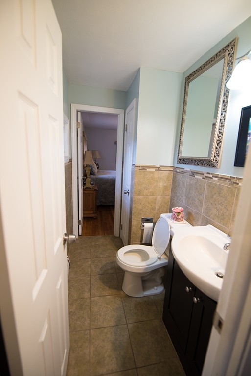 362 Stapleton Road Springfield, MA 01109 - Photo 15 of 24 a bathroom with a sink and a mirror