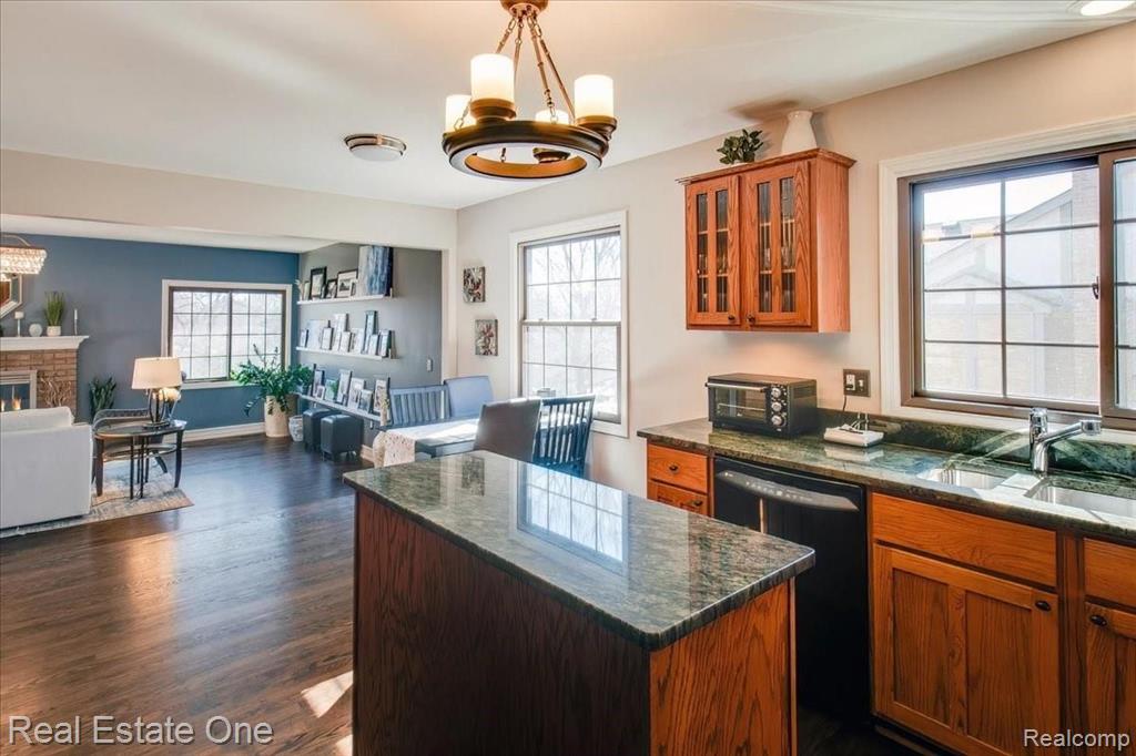 451 Lake Forest Road Rochester Hills, MI 48309 - Photo 28 of 97