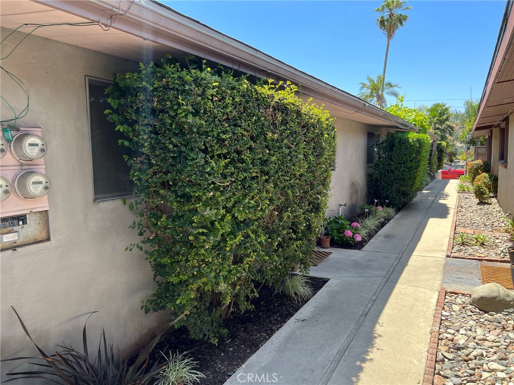 408 Ford Road Costa Mesa, CA 92627 - Photo 4 of 8