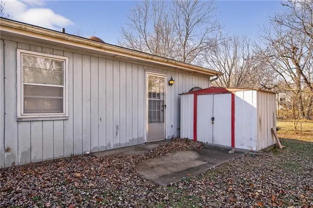 $195,000 | 1325 North Harvey Drive, Olathe, KS 66061