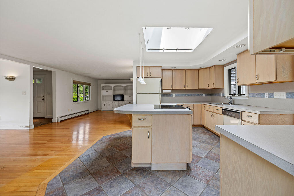 13 Community House Road Kennebunkport, ME 04046 - Photo 11 of 49 grb_shill_13communityhouserdkennebunkpor
