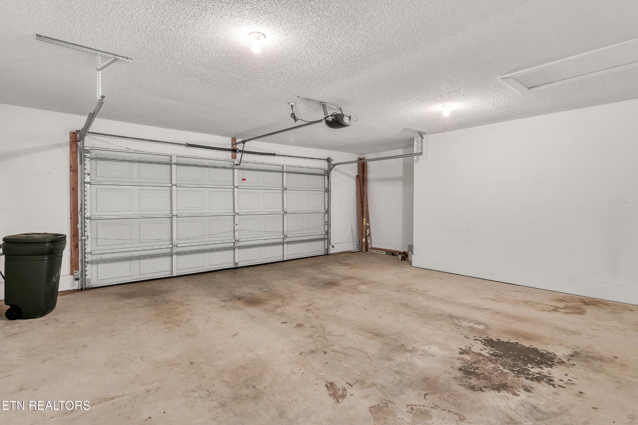 2036 Little Best Road Maryville, TN 37803 - Photo 28 of 54 a view of a garage
