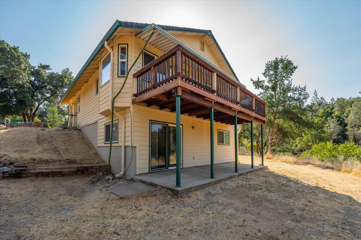 8550 Muletown Road Redding, CA 96001 - Photo 23 of 37 Back View