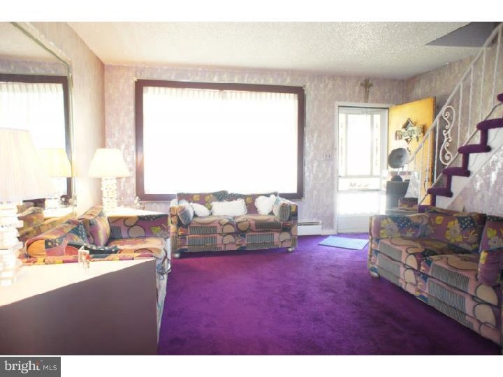 9803 Woodfern Road Philadelphia, PA 19115 - Photo 4 of 15 Gallery Image 4