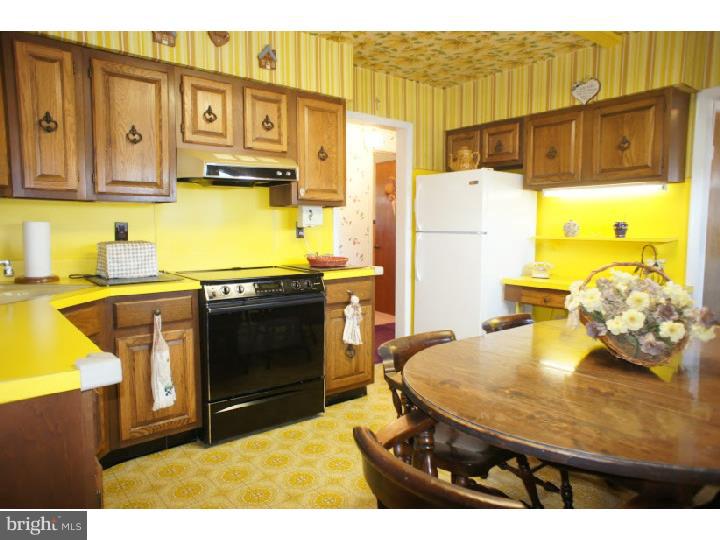 9803 Woodfern Road Philadelphia, PA 19115 - Photo 6 of 15 Gallery Image 6