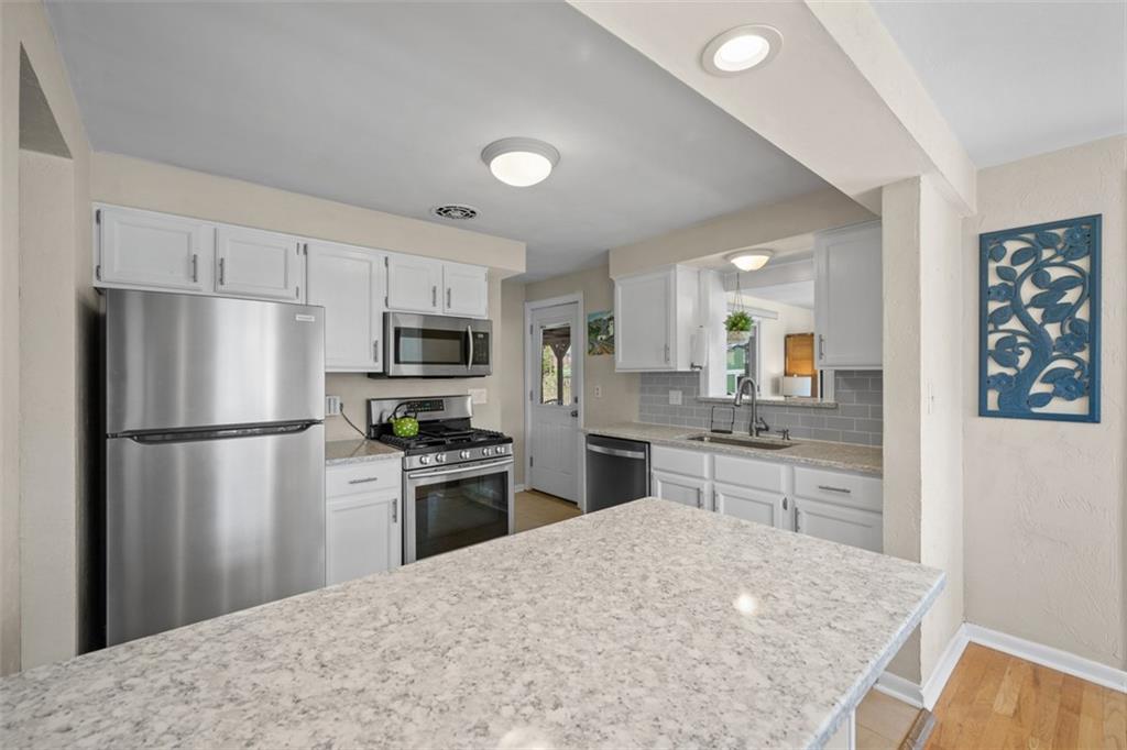 951 Rosalind Road Pittsburgh, PA 15237 - Photo 11 of 36 Gallery Image 11