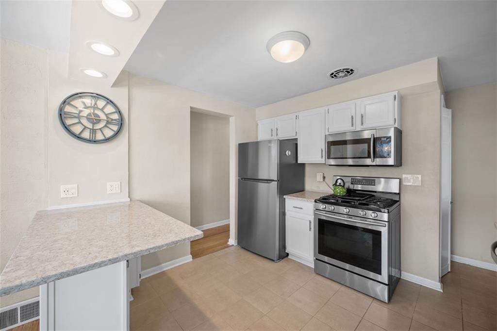 951 Rosalind Road Pittsburgh, PA 15237 - Photo 12 of 36 Gallery Image 12