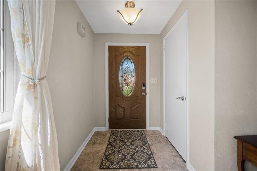 951 Rosalind Road Pittsburgh, PA 15237 - Photo 3 of 36 Gallery Image 3