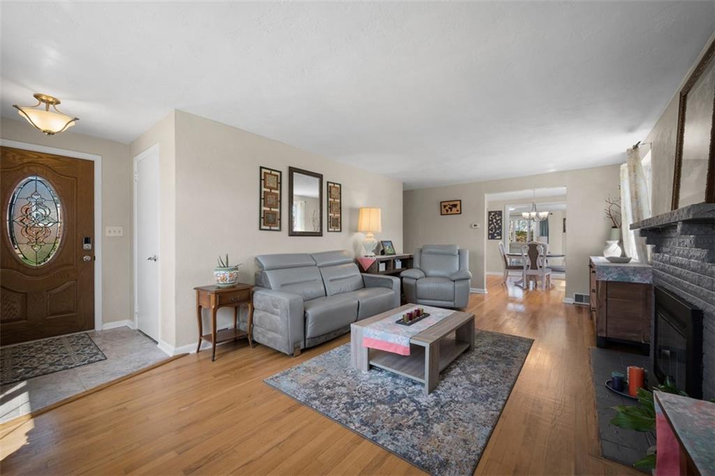 951 Rosalind Road Pittsburgh, PA 15237 - Photo 6 of 36 Gallery Image 6