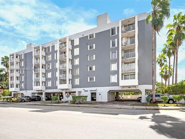 $2,600 | 1010 Northwest 11th Street, Unit 206, Miami, FL 33136