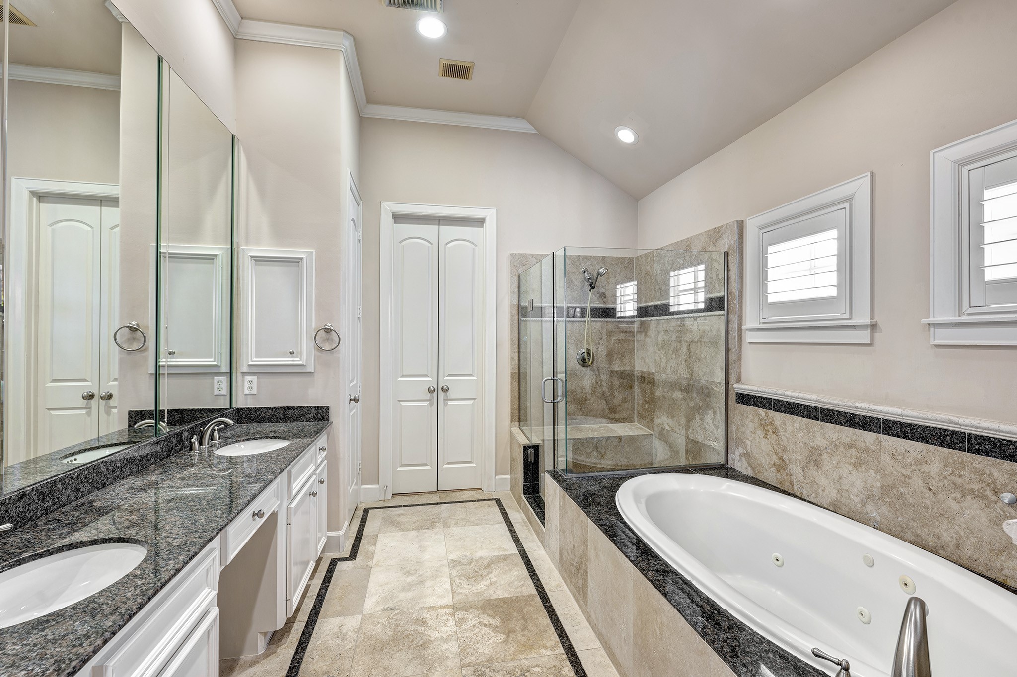 1523 Haddon Street, Unit B Houston, TX 77006 - Photo 13 of 22