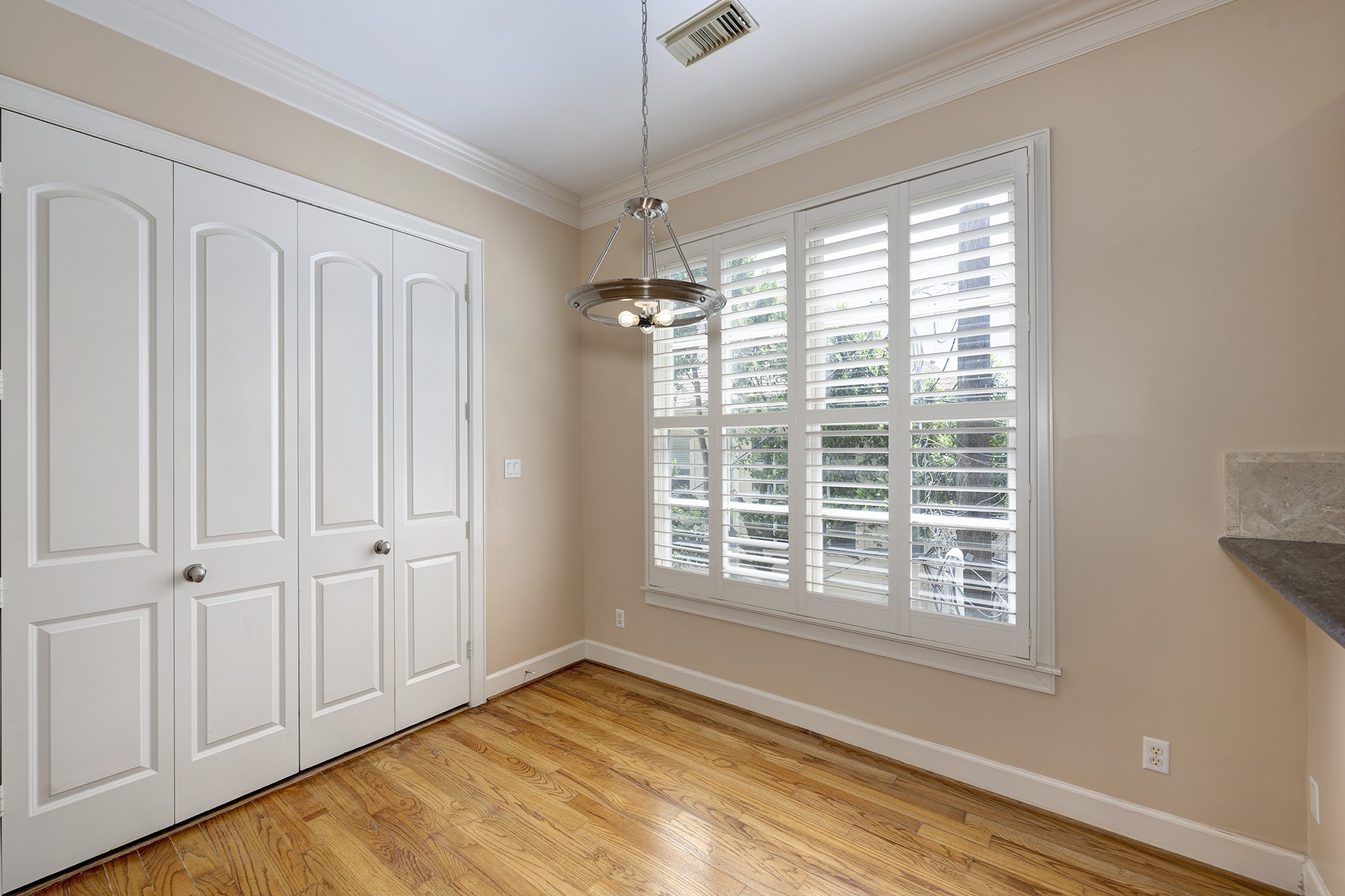 1523 Haddon Street, Unit B Houston, TX 77006 - Photo 10 of 22