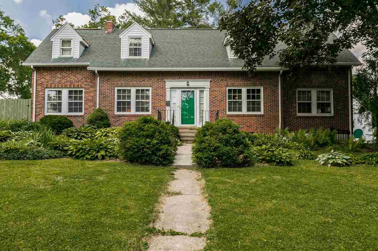 415 3rd Street Southwest Mount Vernon, IA 52314 - Photo 2 of 36 Gallery Image 2