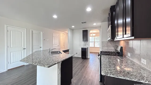 $2,175 | 423 Fly Catcher, San Antonio, TX 78253